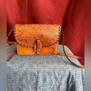 Patricia Nash Lanza whipstitched hand tooled organizer crossbody bag